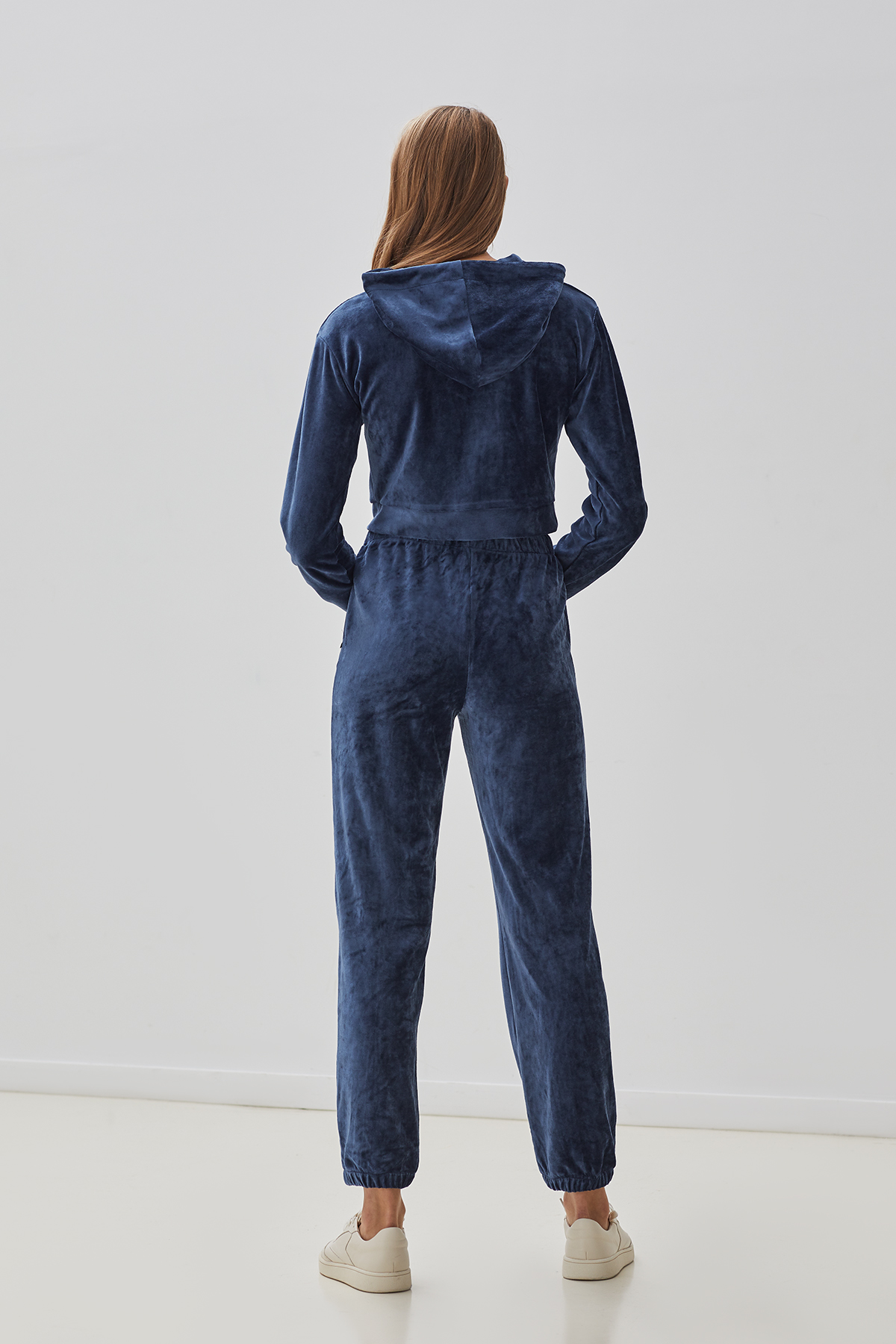 ОБЫЧНАЯ ЦЕНА 3540руб. 20424-1 Толстовка женская - WINTER 2021-2022 (20424-1)