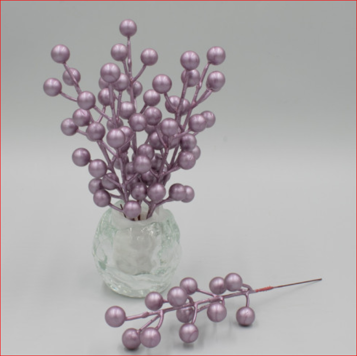 Пятьдесят веточек перламутровых ягодок. Высота 20 см. 56677800002976