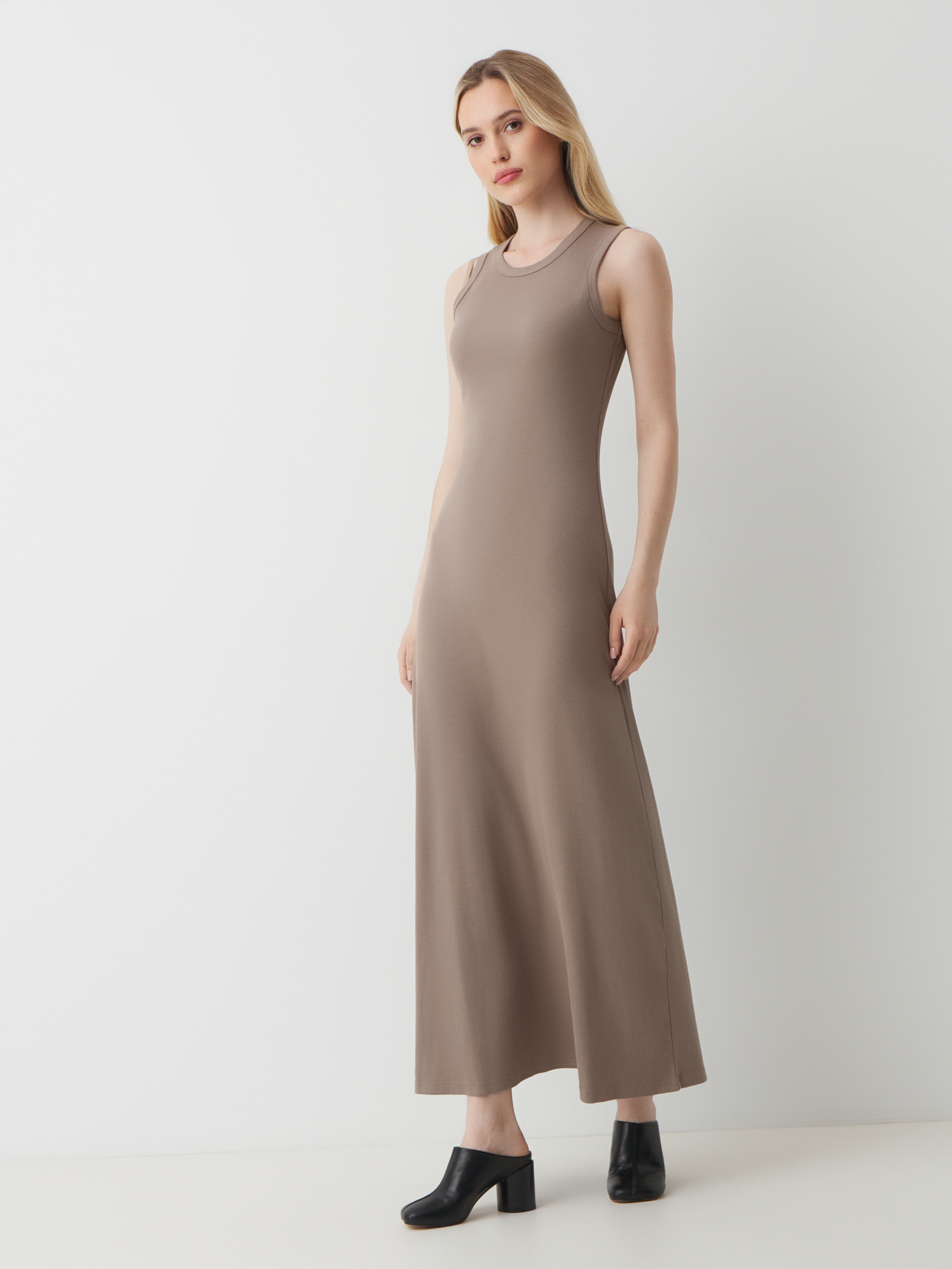 Женское платье MAISON DAVID 4525507, бежево-серый