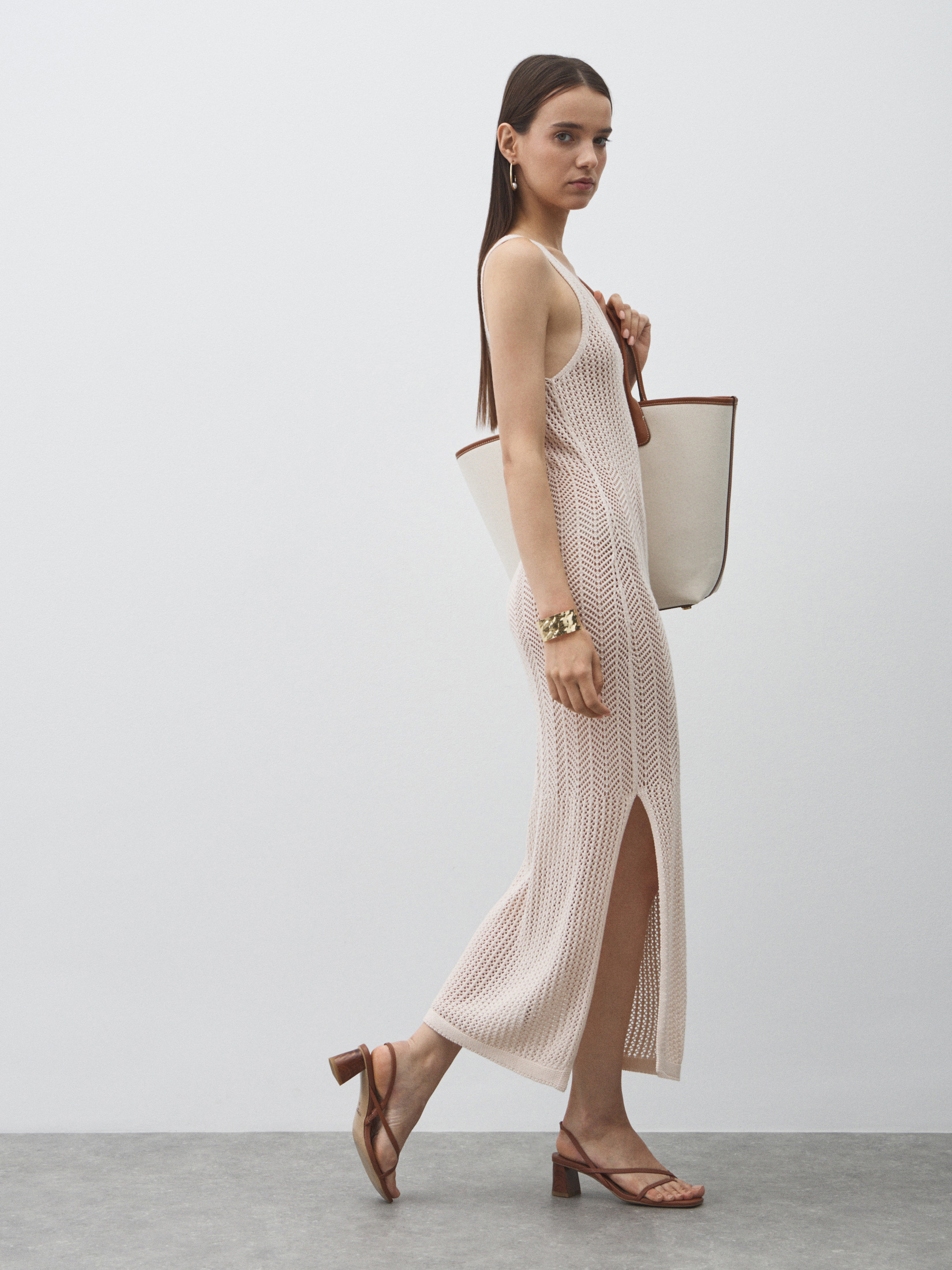 Женское платье кроше MAISON DAVID 4602130, розовато-бежевый