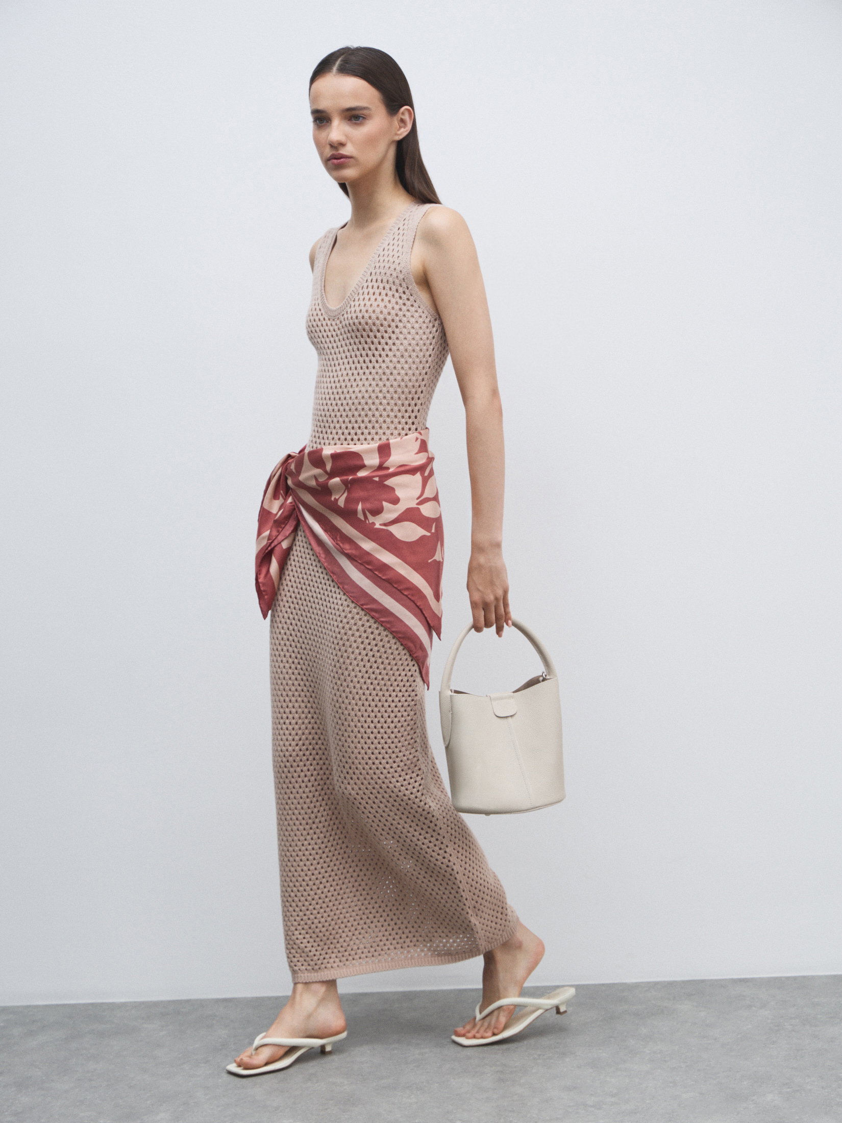 Женское платье кроше MAISON DAVID 4602059, серо-бежевый