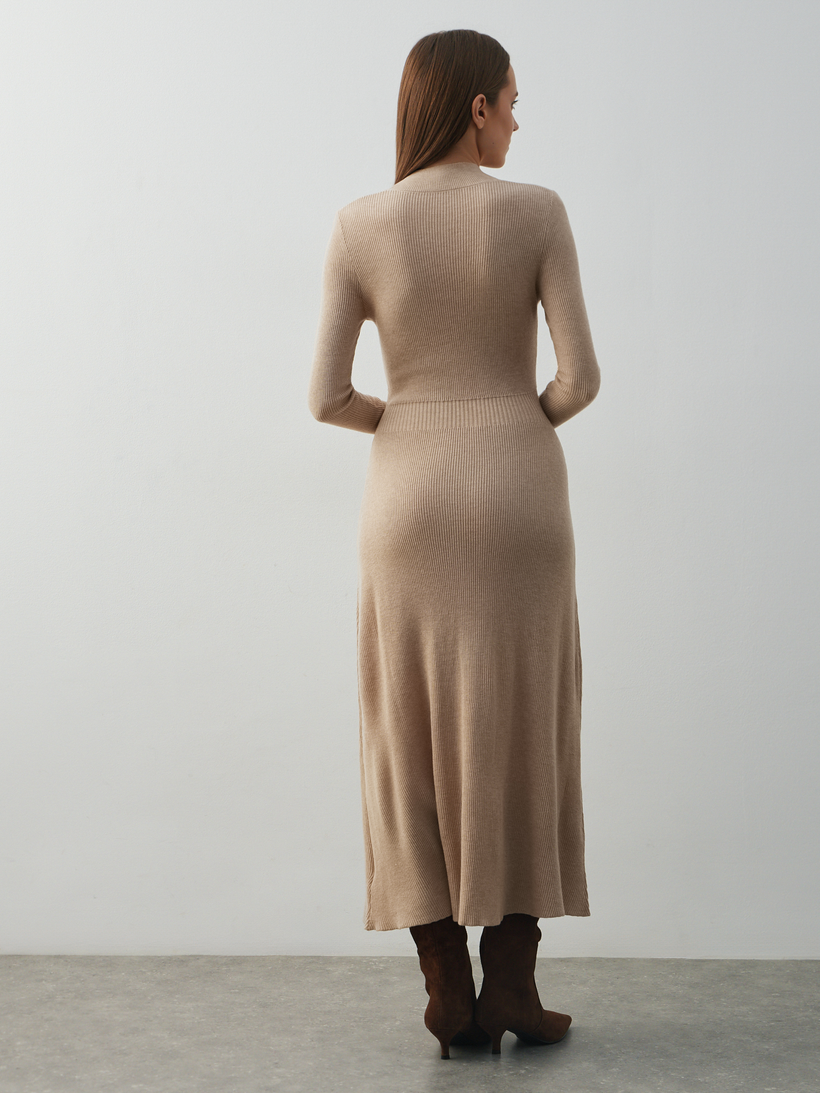 Женское платье MAISON DAVID 4683160, бежевый