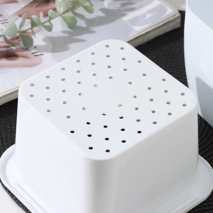 Кашпо для цветов со вставкой «Глянец», 2.4 л (1.6 л), белое