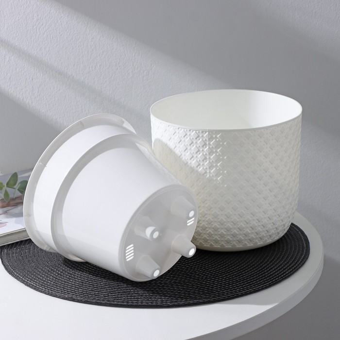 Кашпо для цветов со вставкой «Клевер», 3.2 л, d=17.5 см, h=16 см, белое