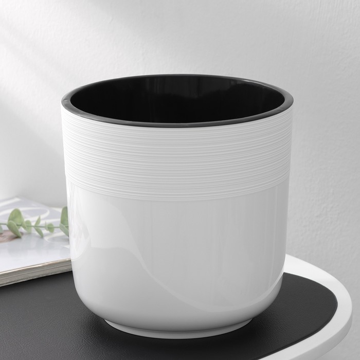 Кашпо для цветов со вставкой «Линель», 4.5 л, d=19 см, h=19 см, пластик, белое