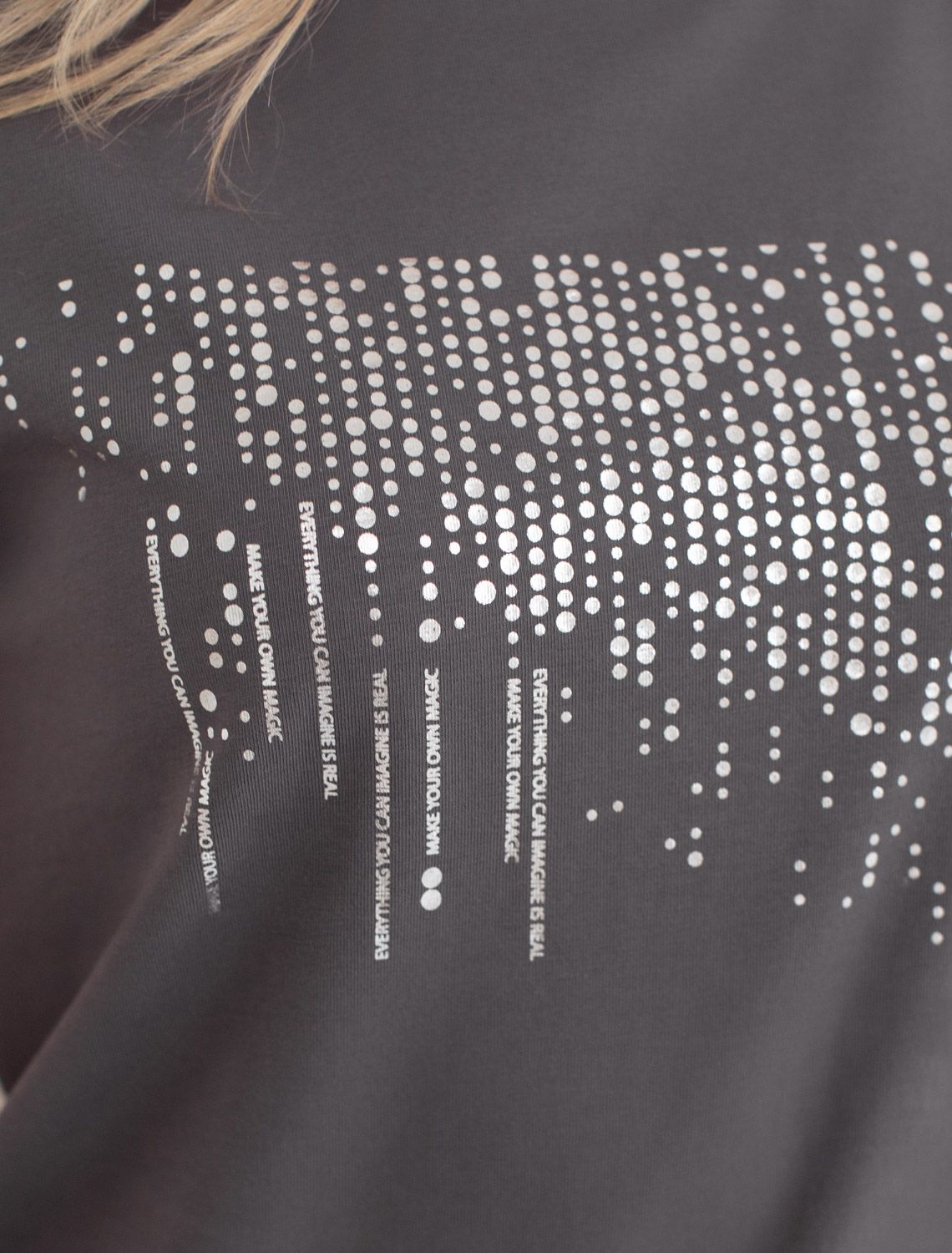 Нарядная футболка с принтом из премиального хлопка с эластаном