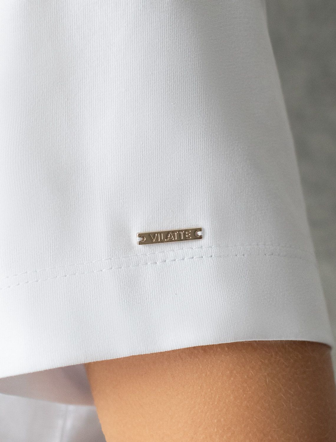 Нарядная футболка с принтом пайетками из премиального хлопка с эластаном