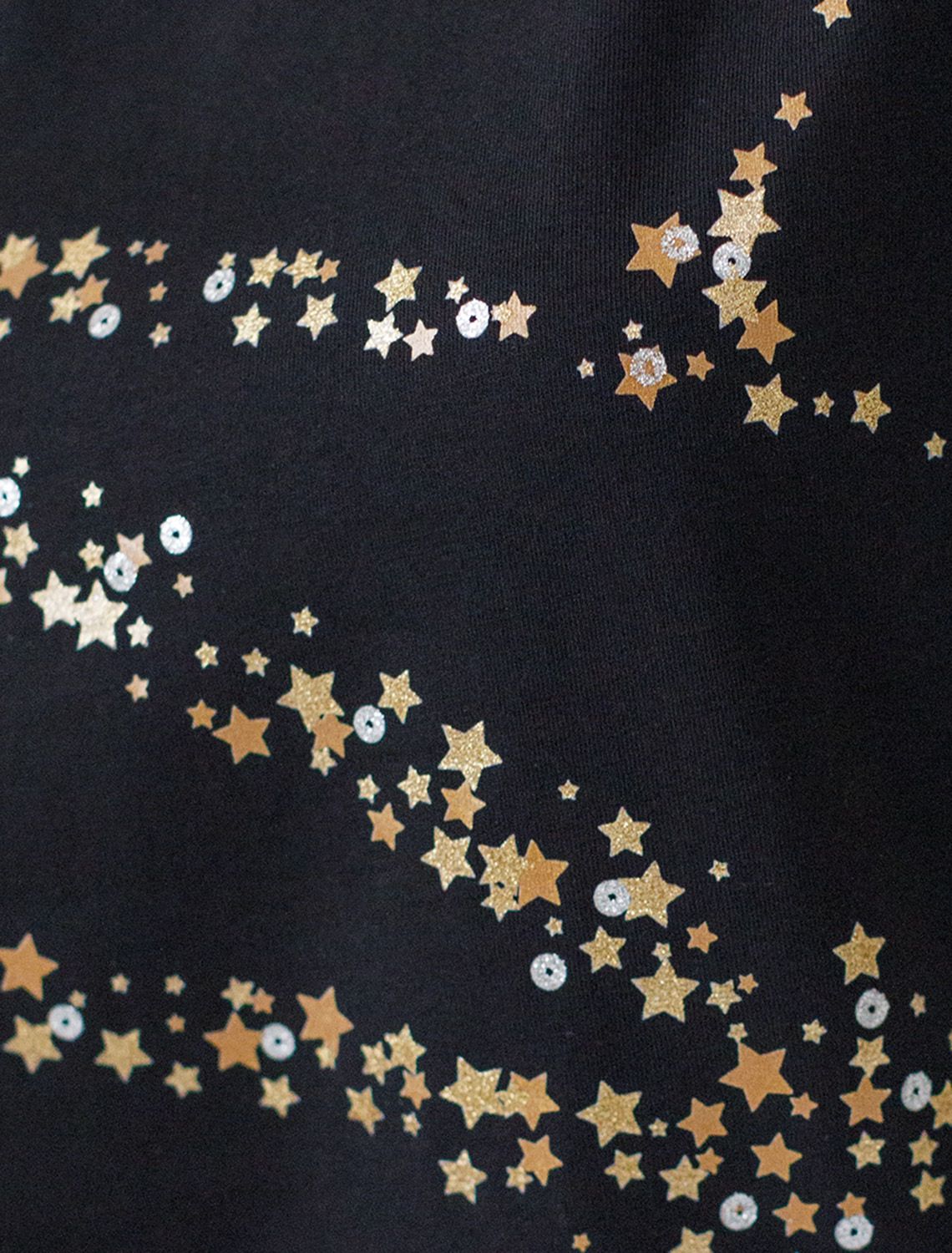 Нарядная футболка с блестящим принтом