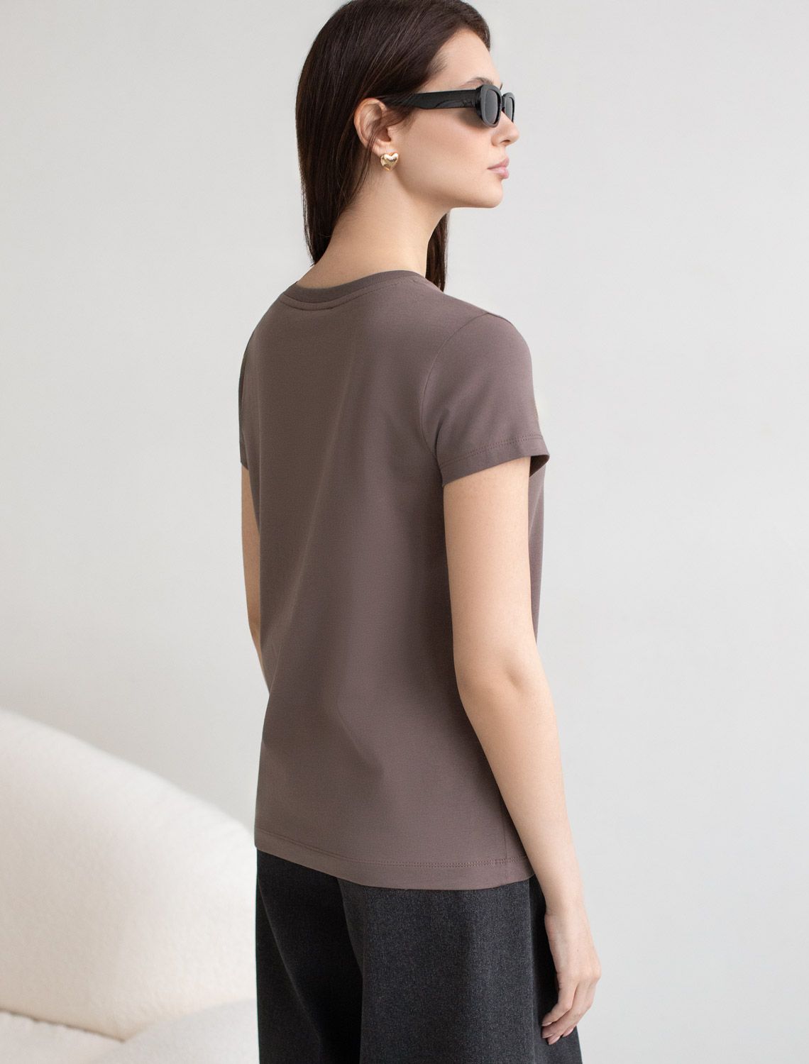 Нарядная футболка с принтом пайетками из премиального хлопка с эластаном