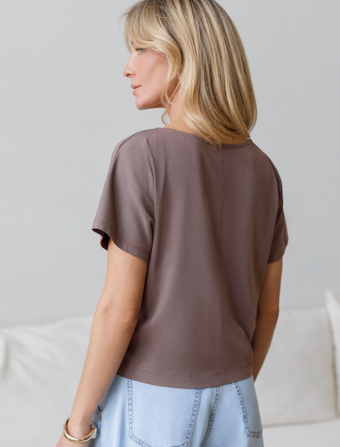 Нарядная футболка с принтом пайетками