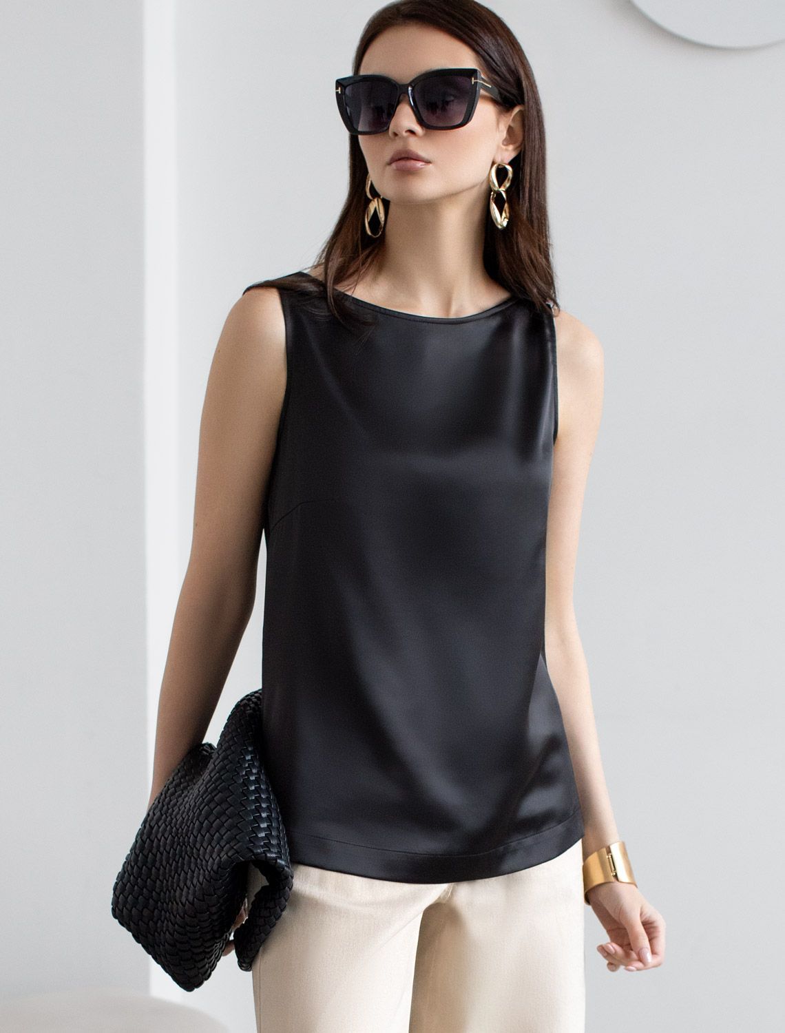 Элегантный топ из струящегося сатина