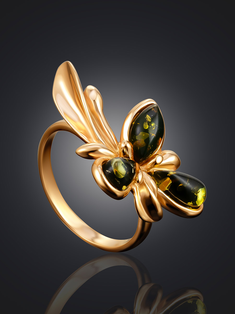 Замечательное яркое кольцо с зелёным янтарём «Кипарис»