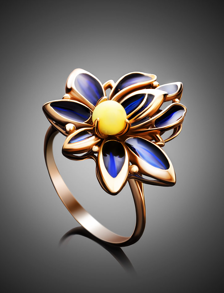 Великолепное позолоченное кольцо с натуральным янтарём и эмалью Verona