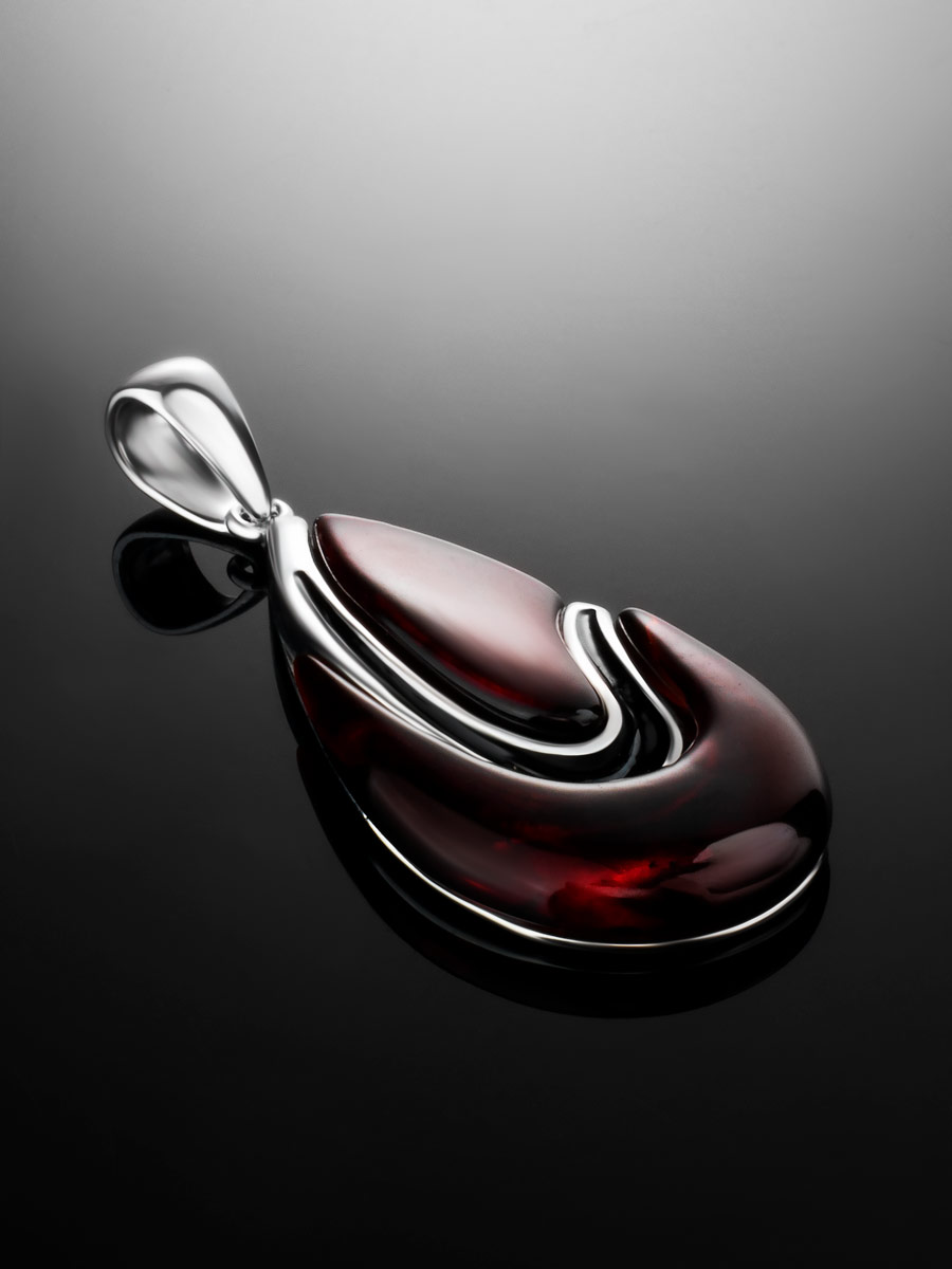 Стильная подвеска «Санрайз» из вишнёвого янтаря