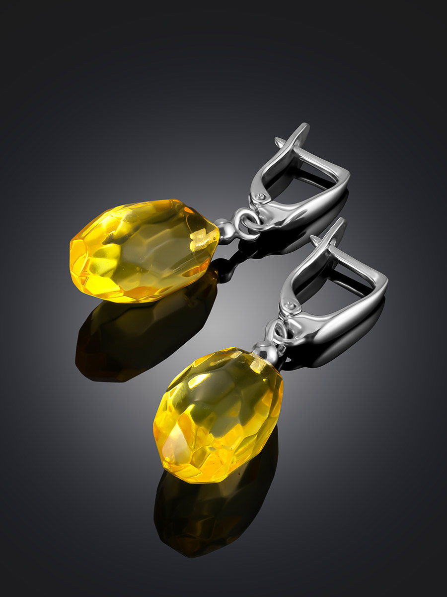 Серьги-подвески «Баккара» с янтарными гранёными оливками