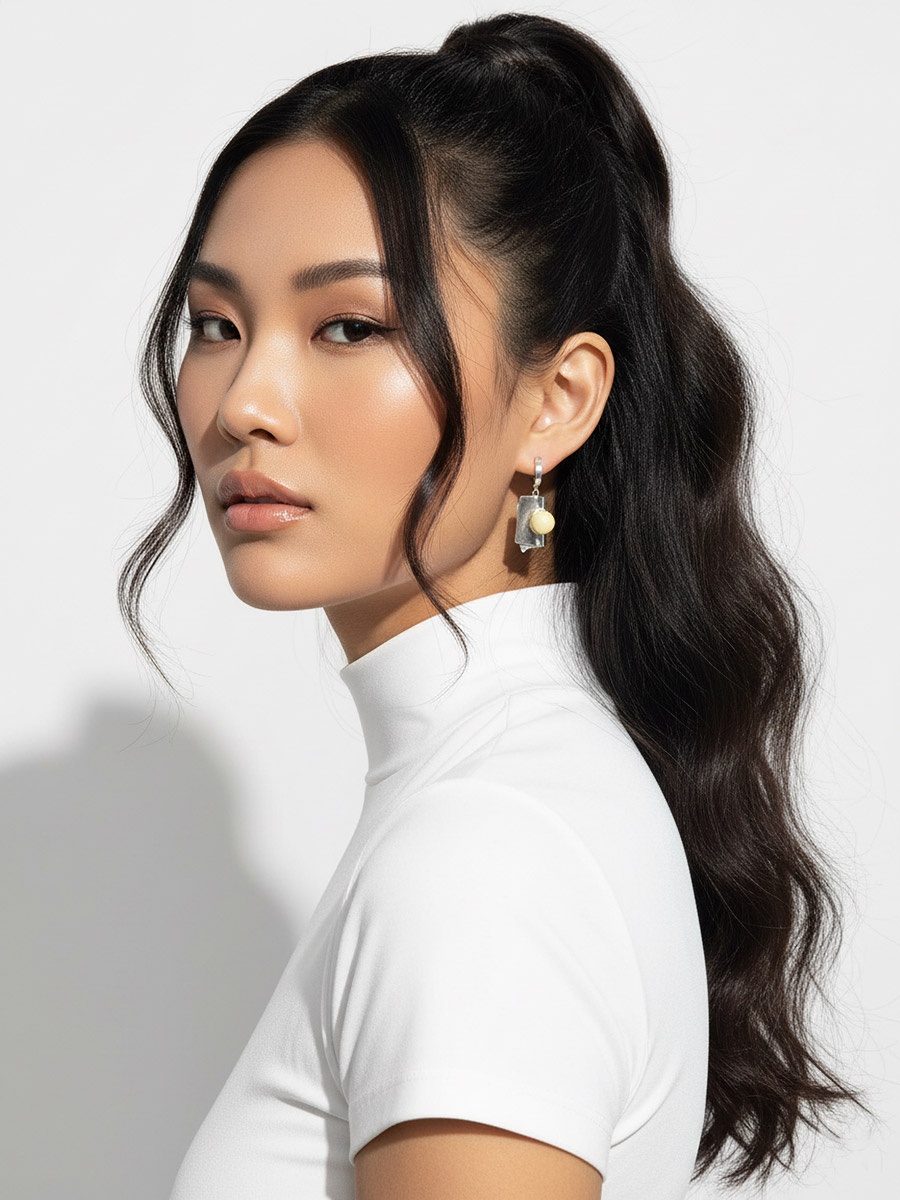 Необычные серьги в абстрактном дизайне с натуральным янтарём