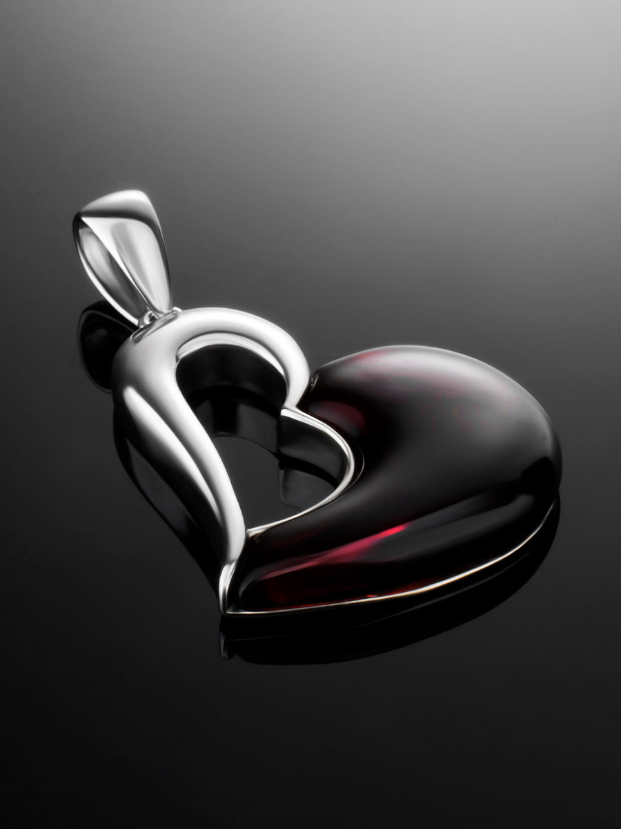 Кулон-сердце «Санрайз» из янтаря вишнёвого цвета