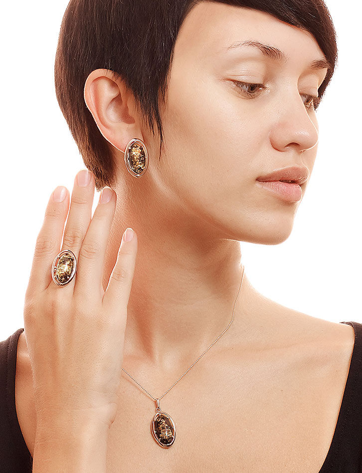 Элегантные серьги «Элегия» с янтарём зелёного цвета