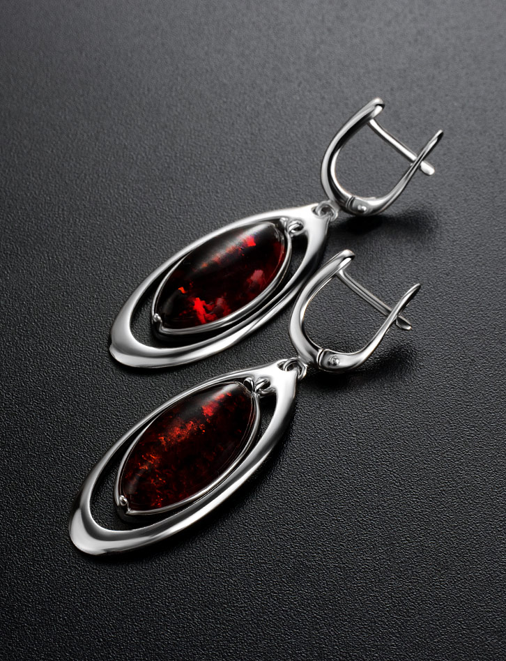 Крупные серьги из натурального балтийского янтаря вишнёвого цвета «Аллегро»