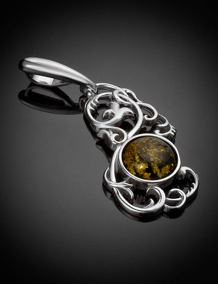 Ажурный кулон с зелёным янтарём «Кордова»