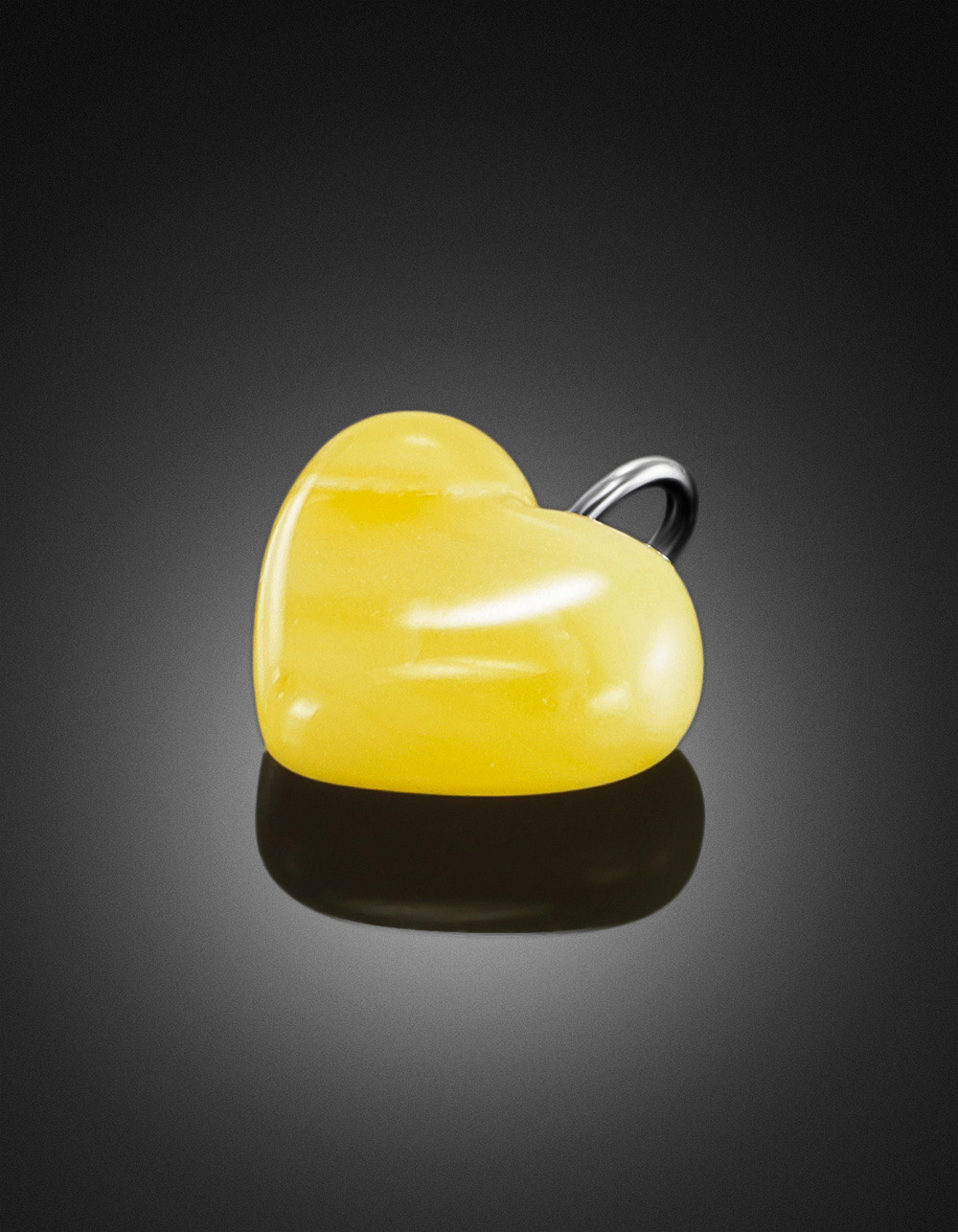 Миниатюрный кулон в форме сердца из медового текстурного янтаря