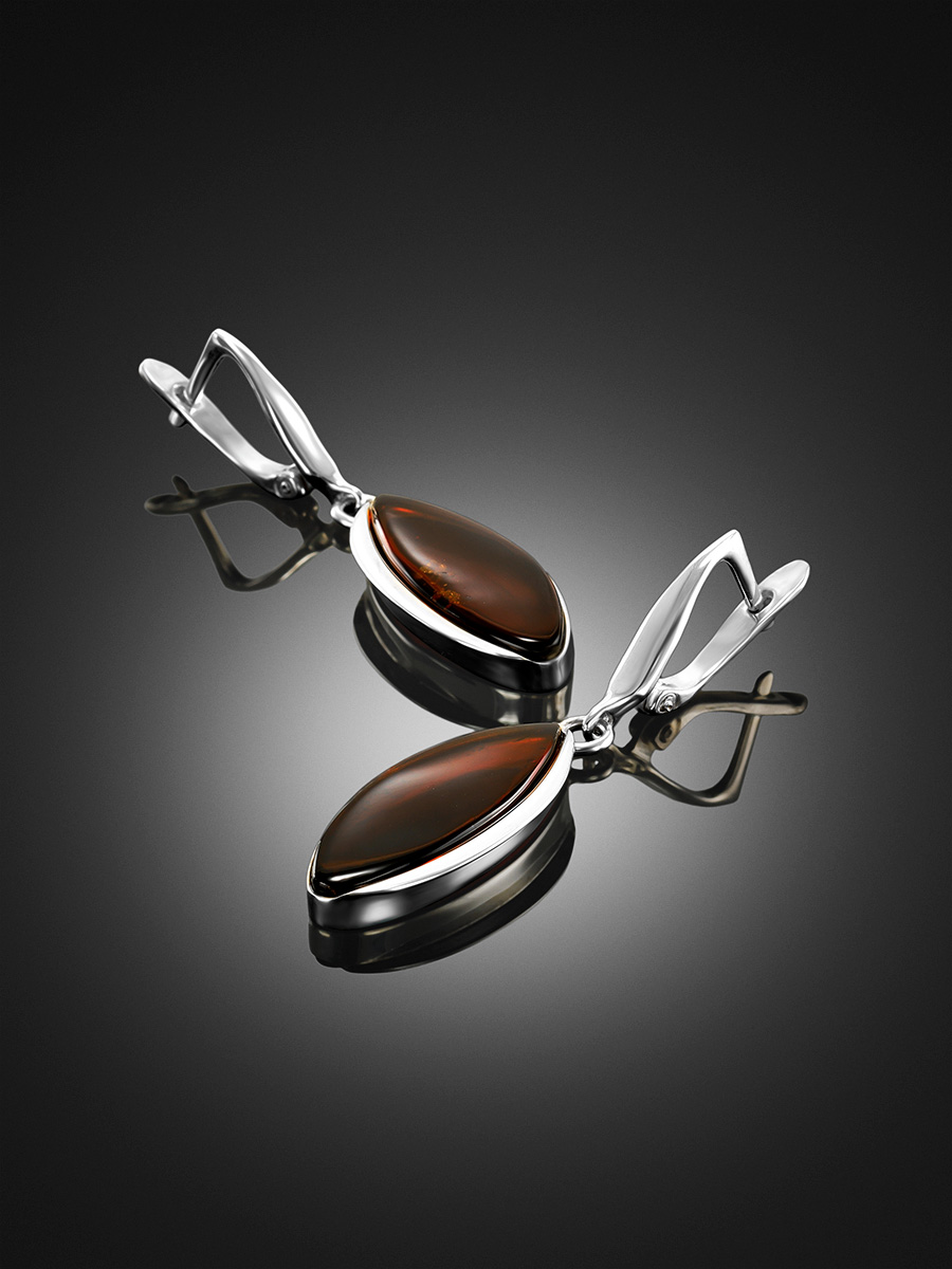 Серьги со вставками из янтаря темно-вишневого цвета «Глянец»