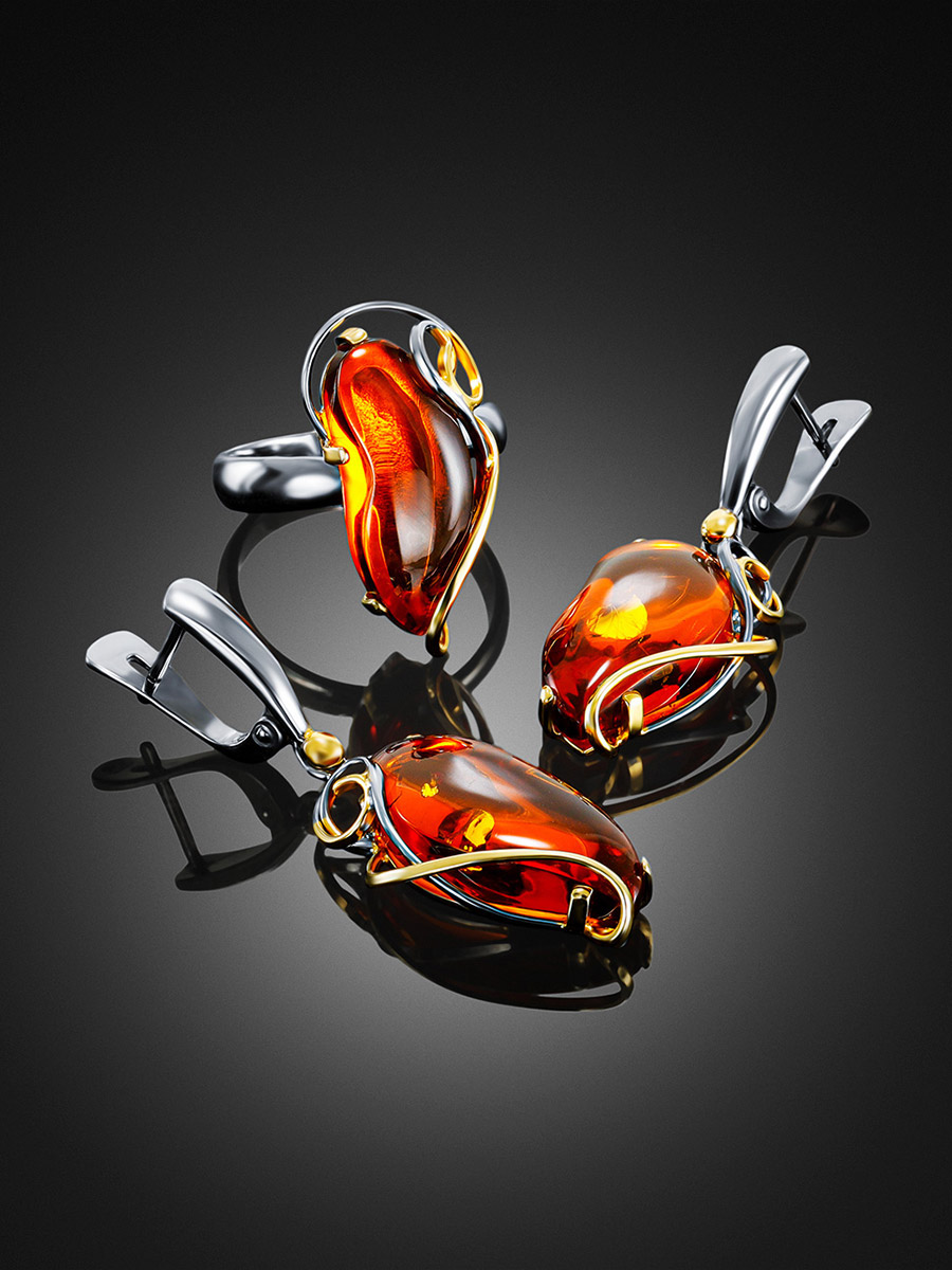 Изящные нарядные серьги с сияющим коньячным янтарем «Риальто»