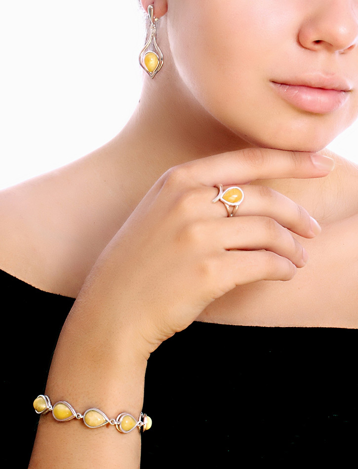 Подвеска с медовым янтарем «Фиори»