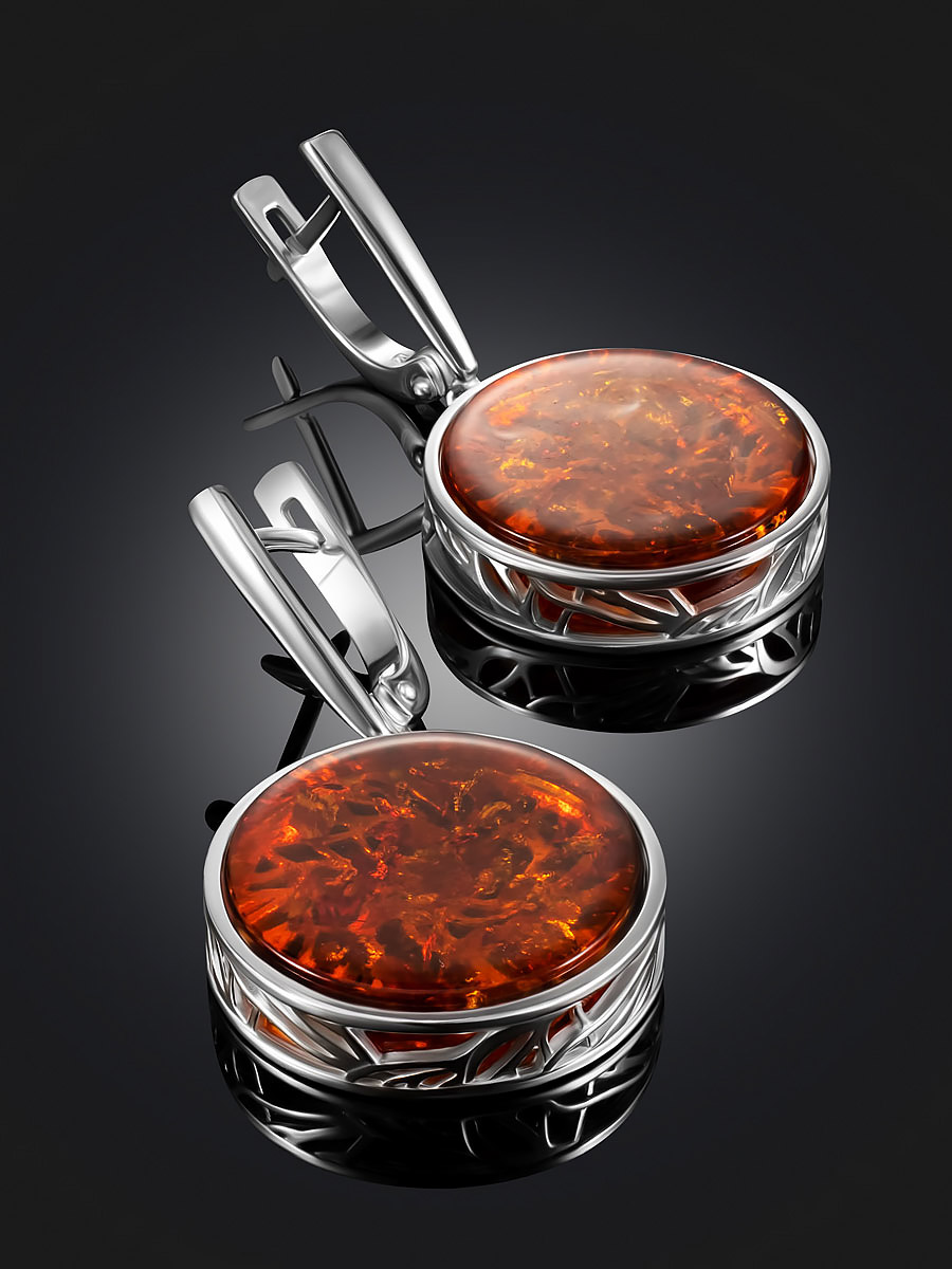 Подвесные серьги с натуральным янтарём коньячного цвета «Бельтайн»