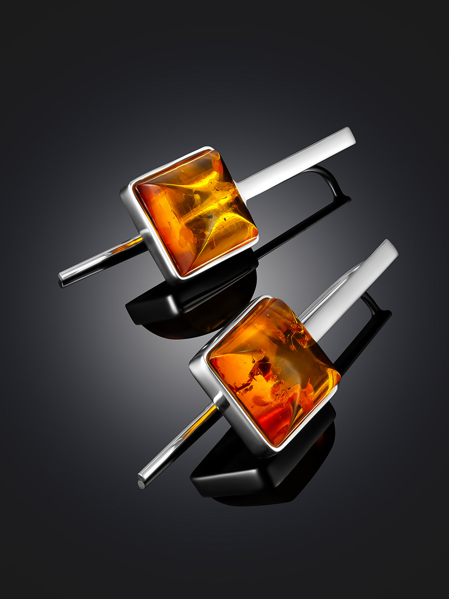 Серьги-крючки из натурального янтаря золотисто-лимонного цвета «Овация»