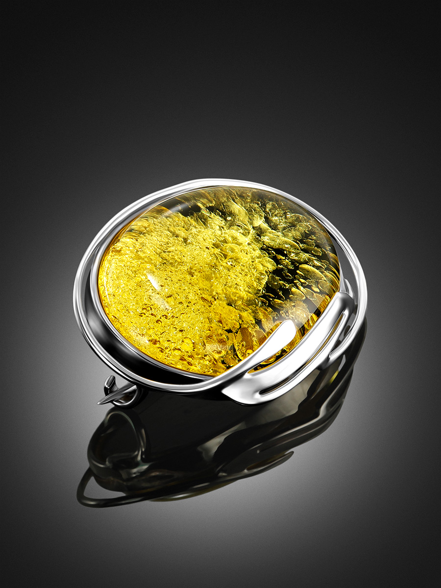 Искрящаяся брошь из цельного янтаря зелёного цвета «Маньяна»