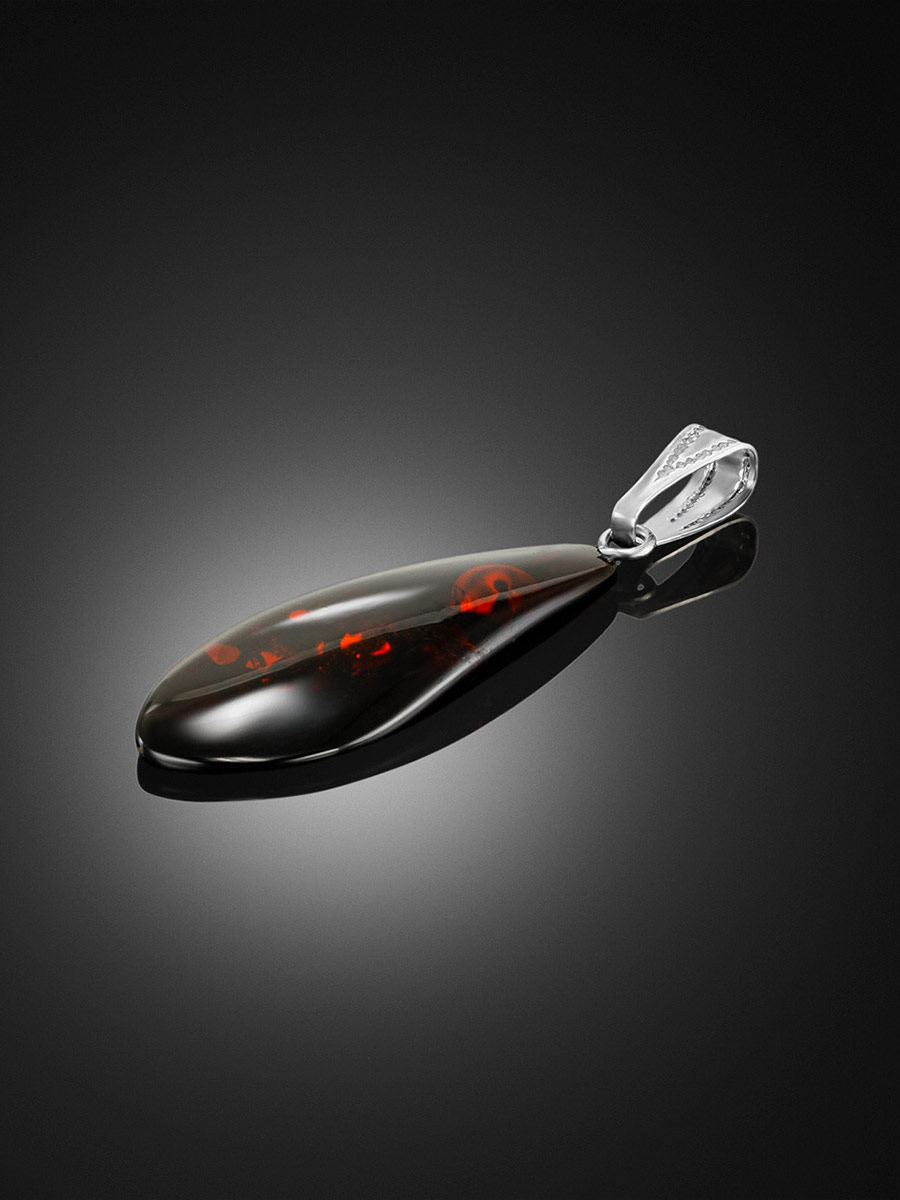 Небольшая удлиненная подвеска «Капля вишнёвая» из натурального янтаря