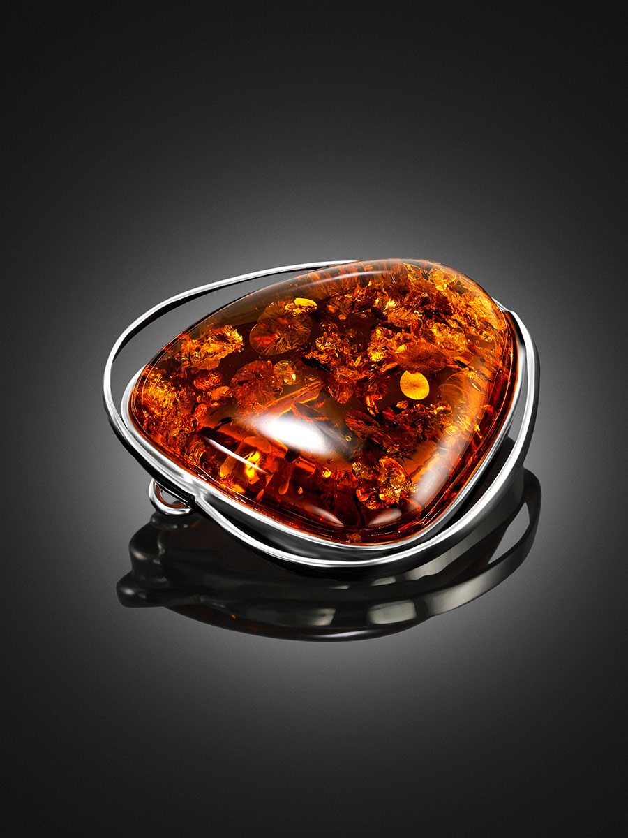 Изысканная брошь из натурального балтийского янтаря