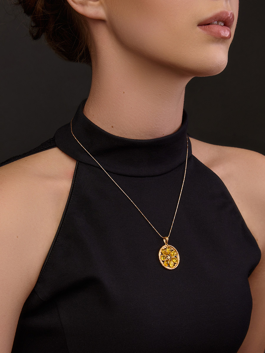 Очаровательный позолоченный кулон с лимонным янтарём «Апельсин»