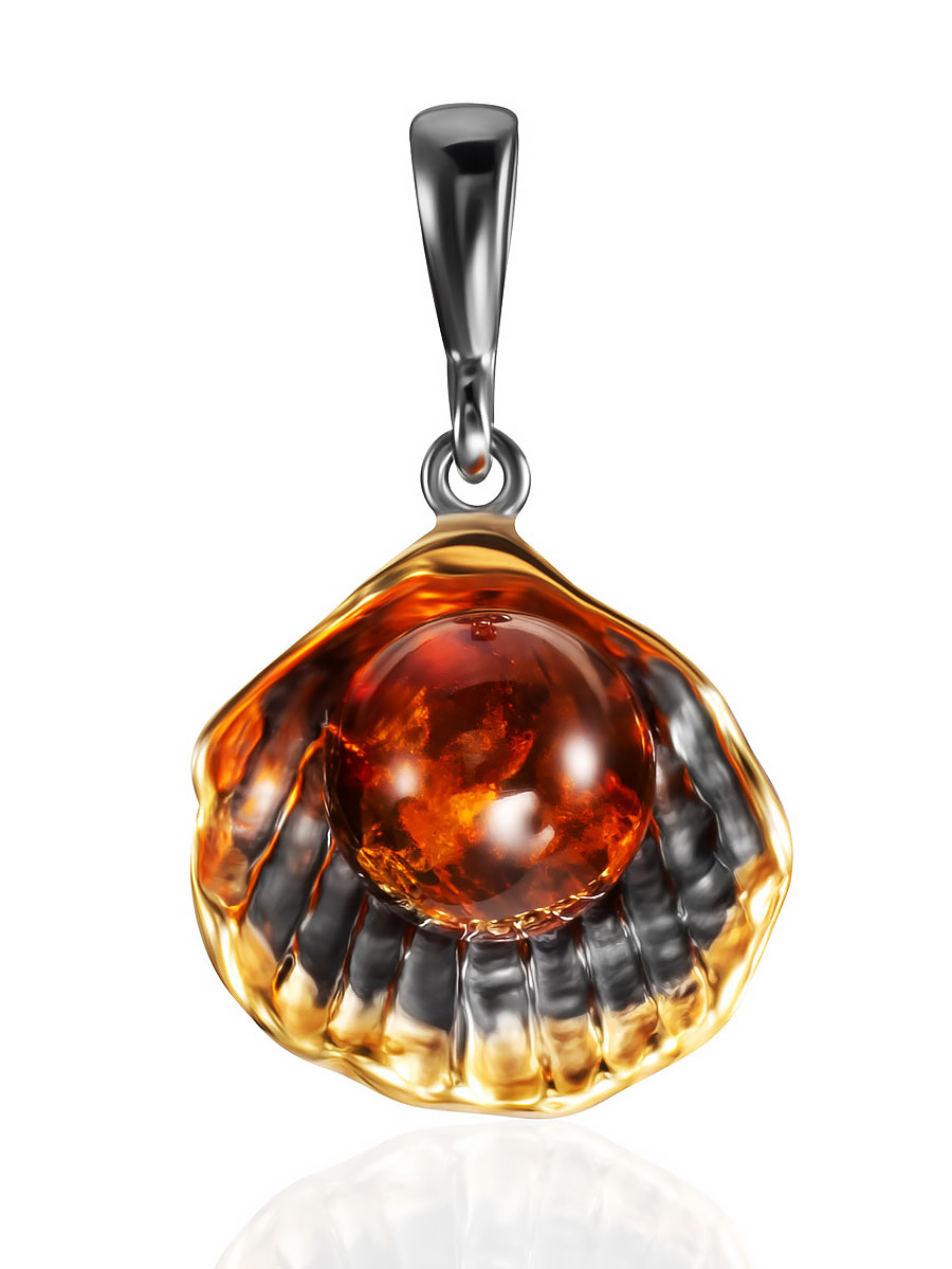 Нарядная подвеска с чернением и золочением «Ракушка», украшенная коньячным янтарём