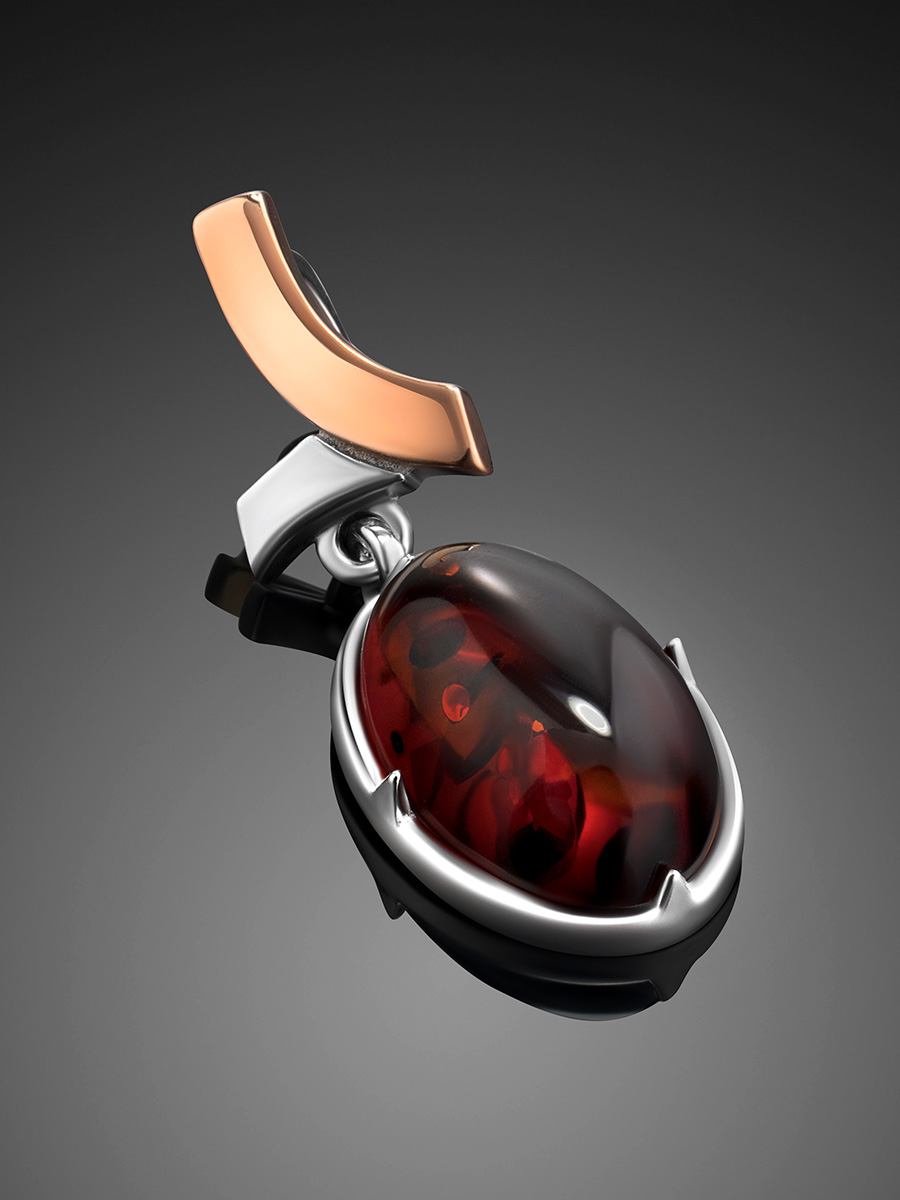 Подвеска из янтаря вишнёвого цвета «Люмьер»