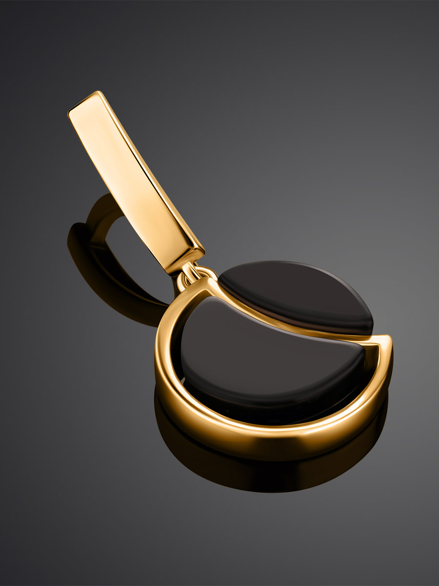 Красивый позолоченный кулон «Фурор» с вишнёвым янтарём