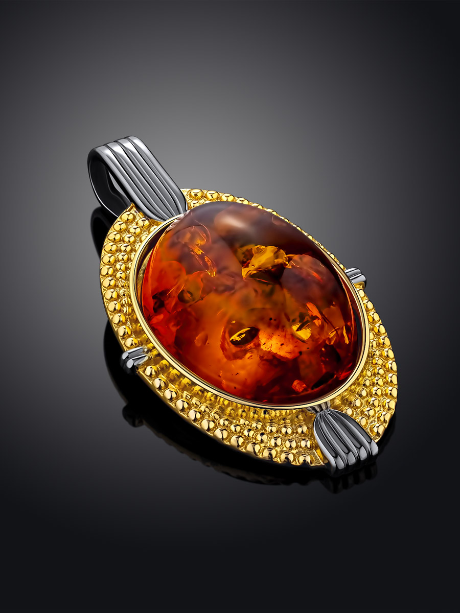 Кулон «Мойра» из натурального янтаря