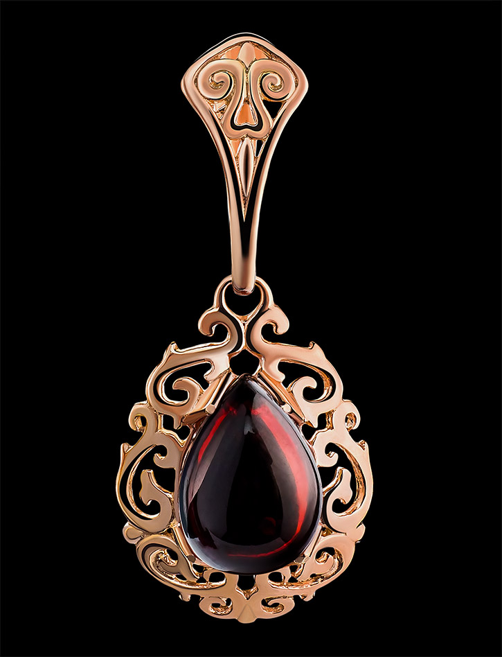 Изящная подвеска из вишнёвого янтаря «Луксор»