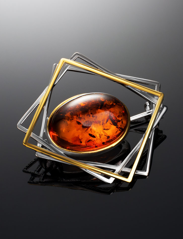 Оригинальная брошь из коньячного янтаря «Амплитуда»