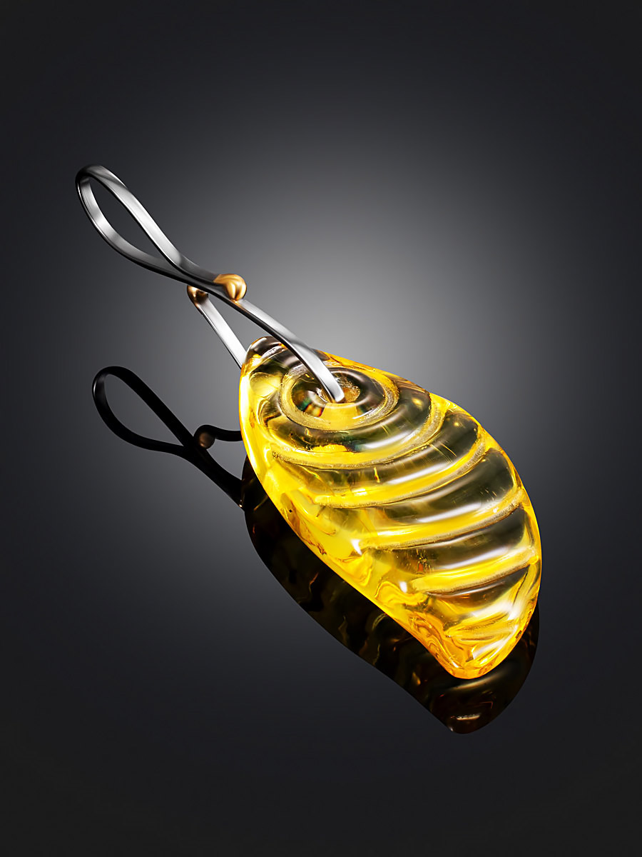 Аккуратный кулон «Ракушка» из лимонного янтаря