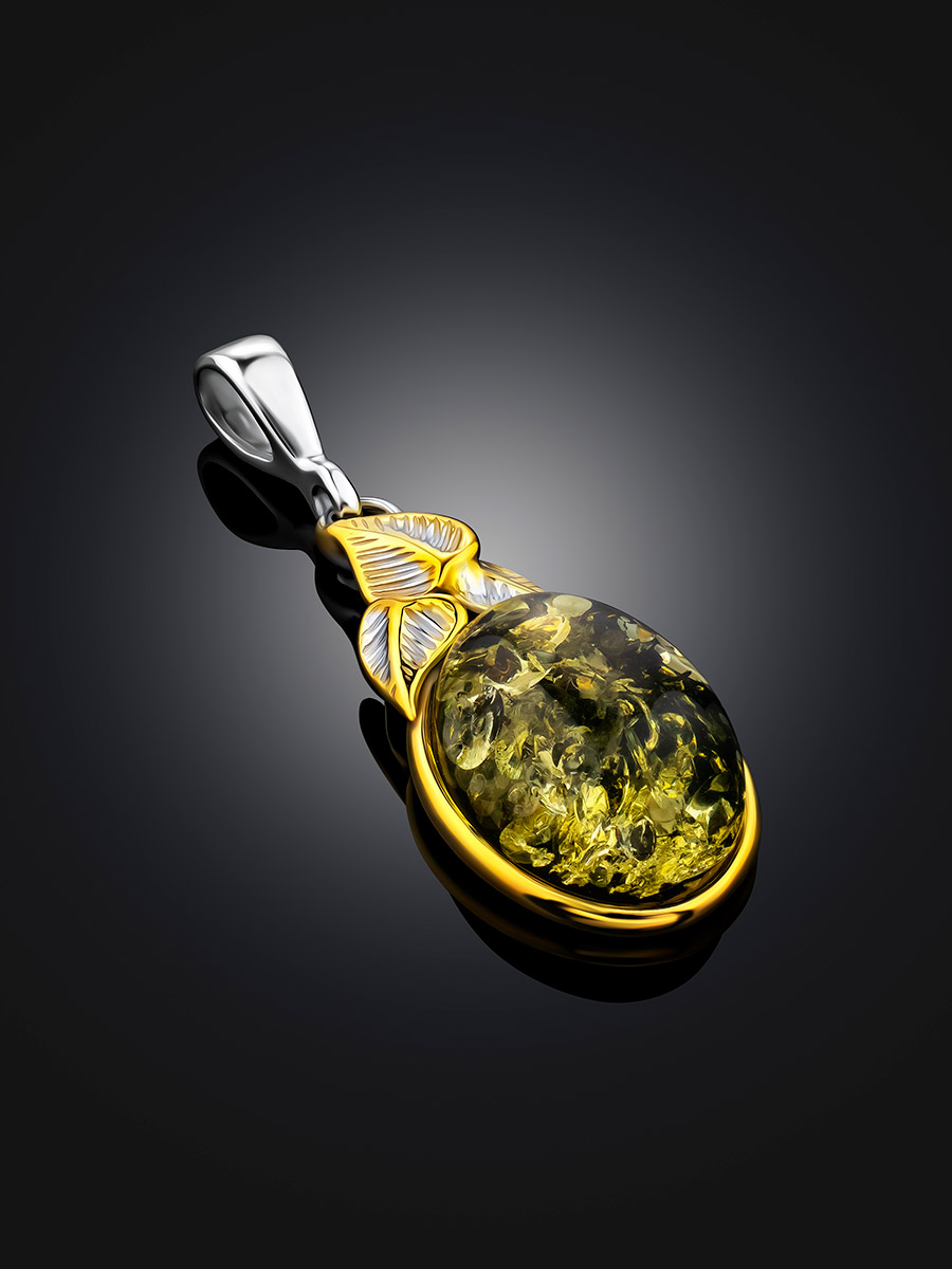 Изящная подвеска из зелёного янтаря «Кармен»