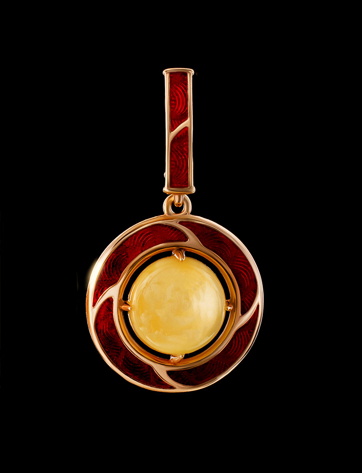 Круглый эмалированный кулон с медовым янтарём «Ампир»