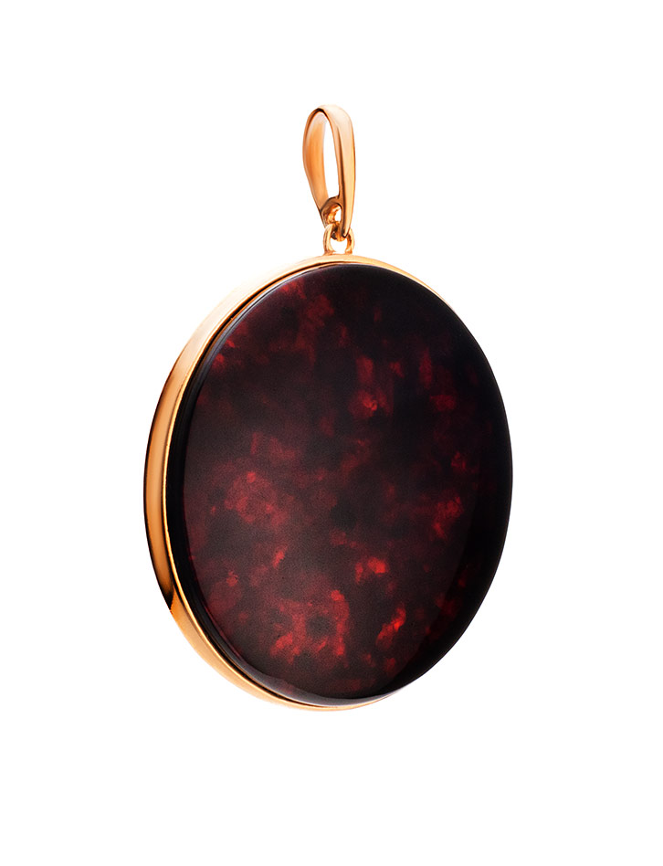 Эффектный круглый кулон из вишнёвого янтаря «Монако»