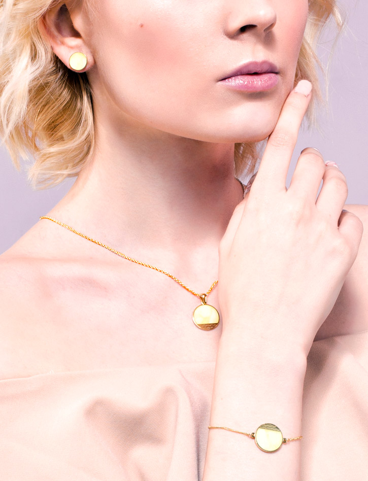 Круглая подвеска из медового янтаря «Монако». Янтарь®