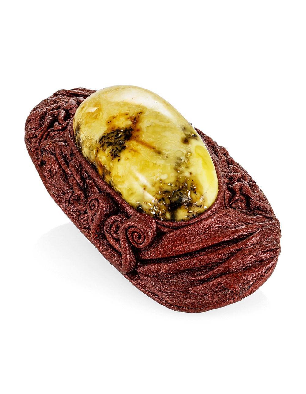 Брошь из кожи «Амазонка» с янтарём