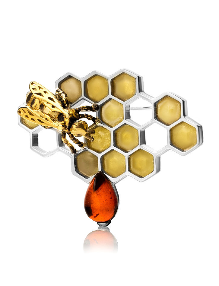 Необычная брошь из натурального янтаря «Винни Пух»