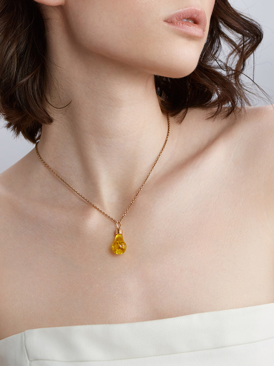 Оригинальный кулон «Лампочка» из натурального лимонного янтаря