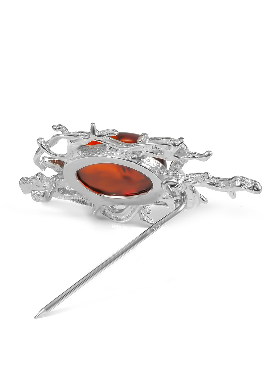 Ажурная брошь «Ариэль» с тёмно-коньячным янтарём