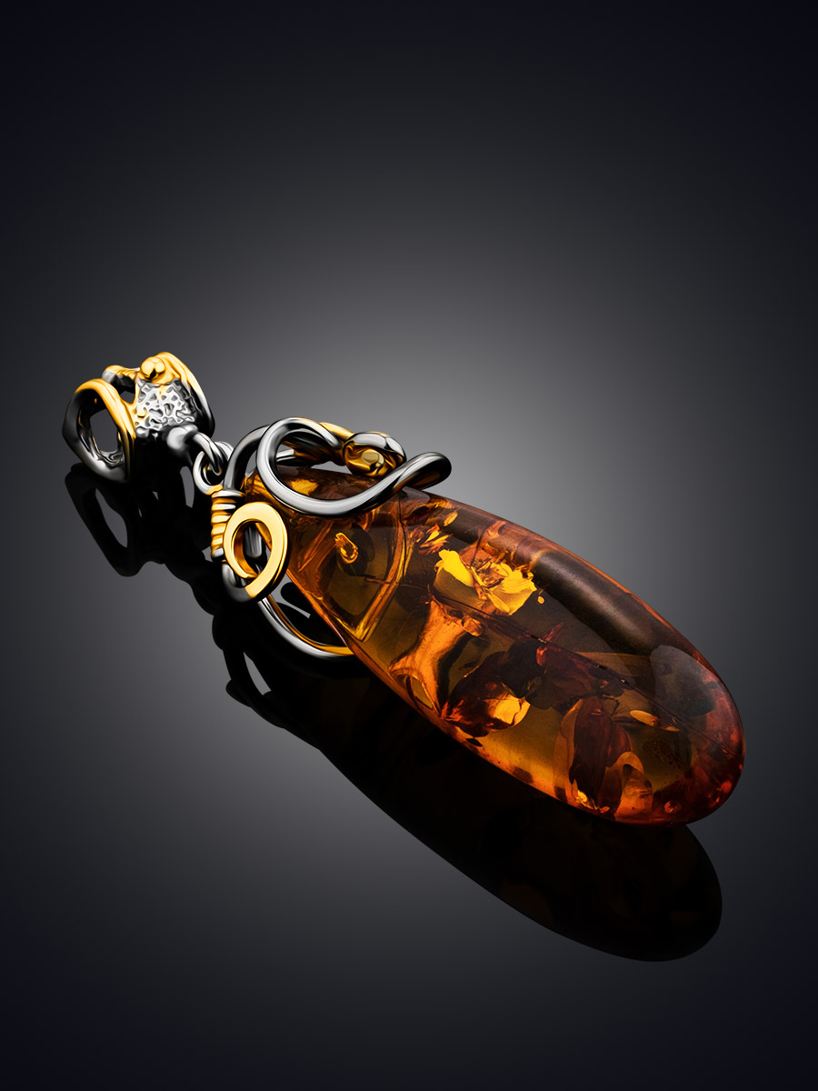 Кулон «Версаль» из натурального цельного янтаря коньячного цвета